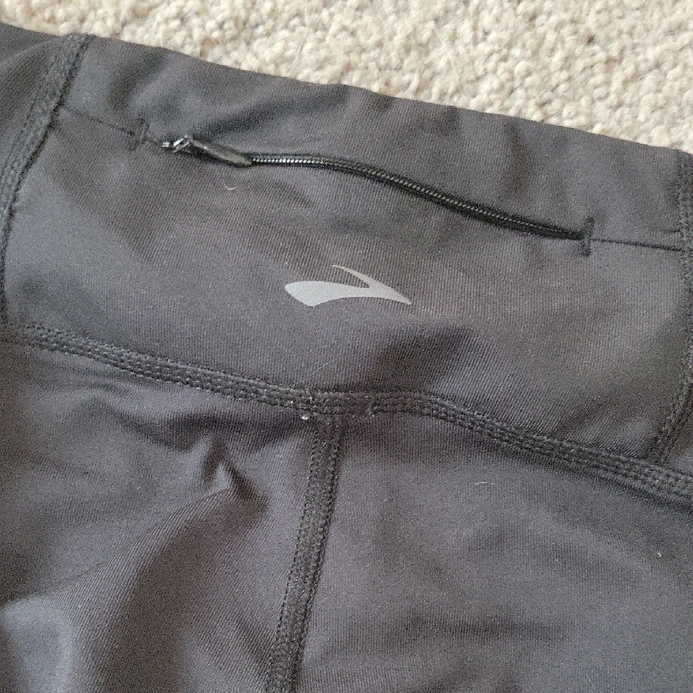 Brooks Black Performance Capris - image 4